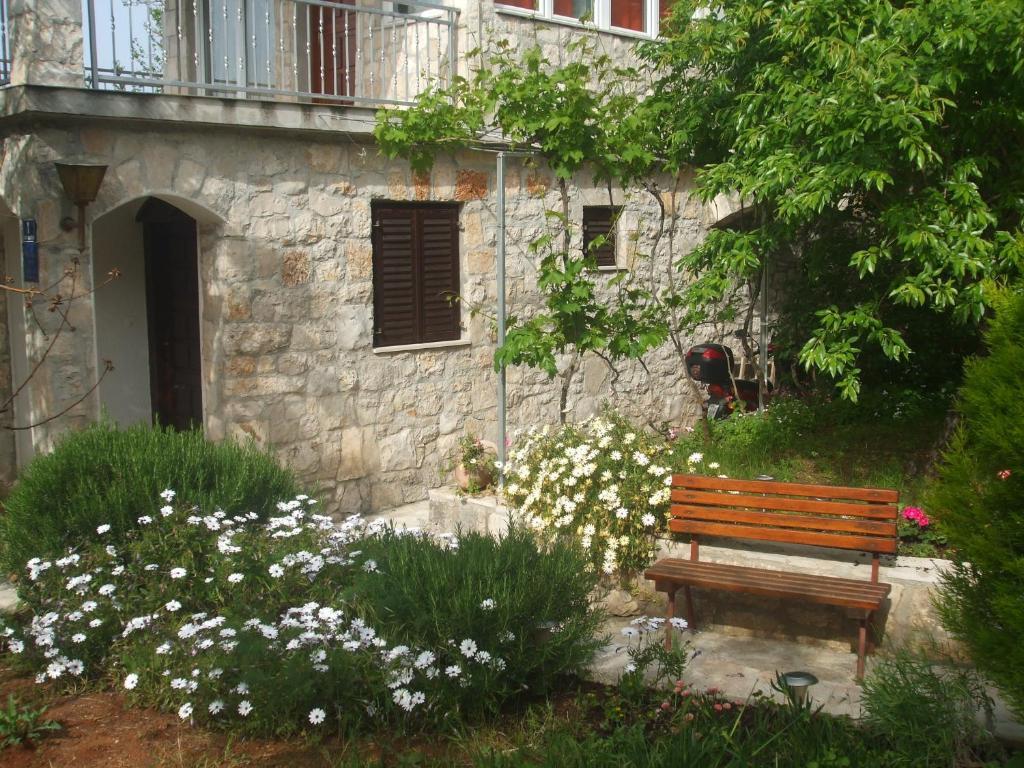 Apartments Marina Supetar Exterior photo